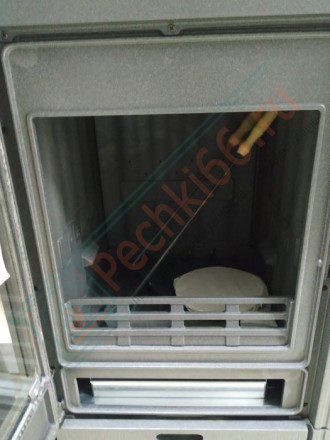 Чугунная печь-камин Vesta, красная (Plamen)